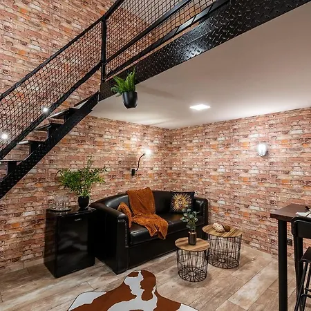 Very Stylish And Central Ac Apartment Budapest