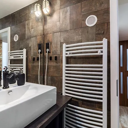 Very Stylish And Central Ac Budapest